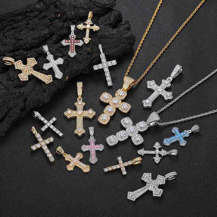 Bold Cross Zircon Pendant Necklace™
