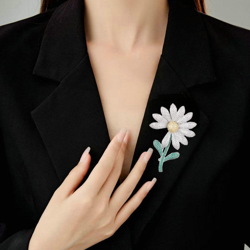Sunflower Elegance Brooch Pin™