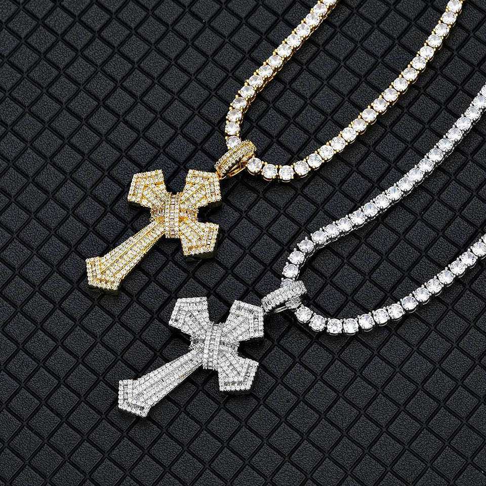 Bold Cross Zircon Pendant Necklace™