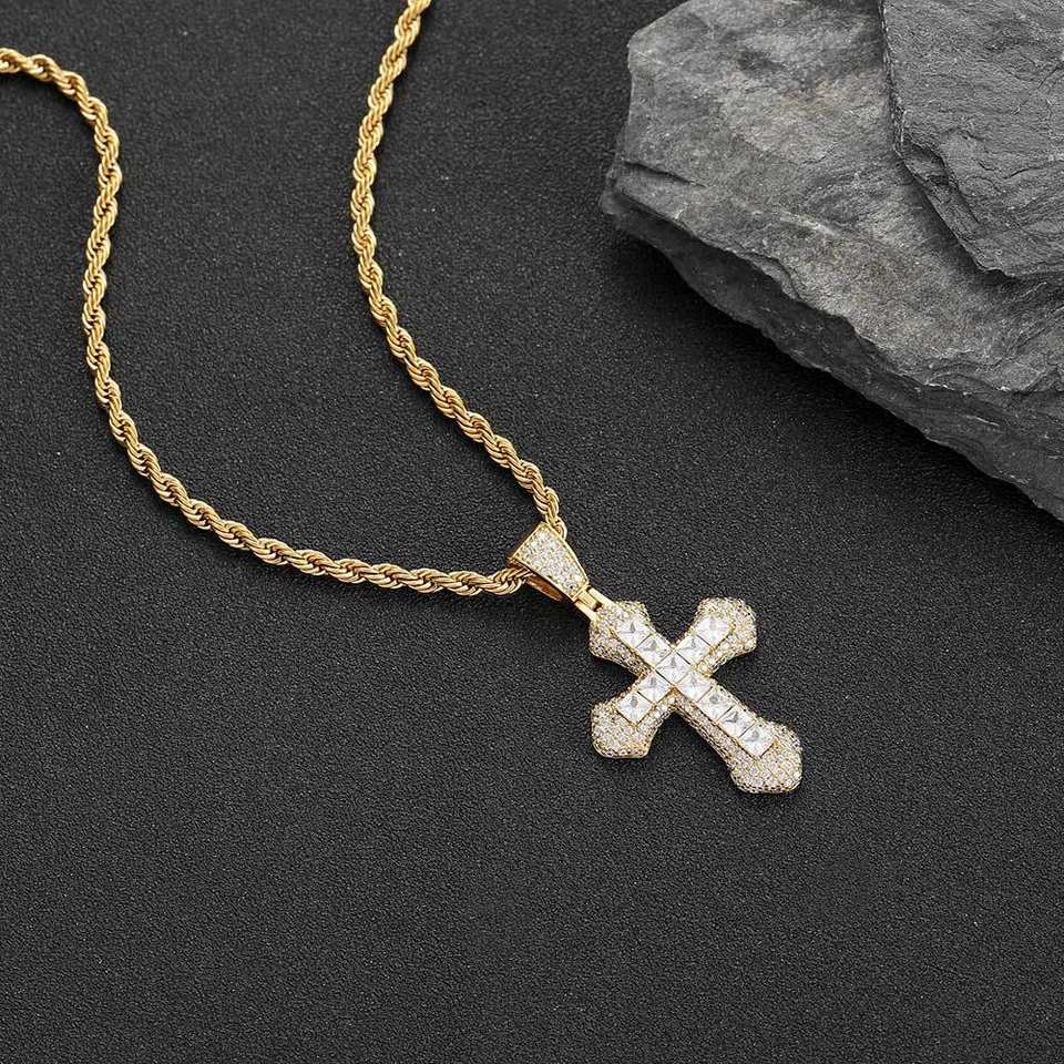 Bold Cross Zircon Pendant Necklace™