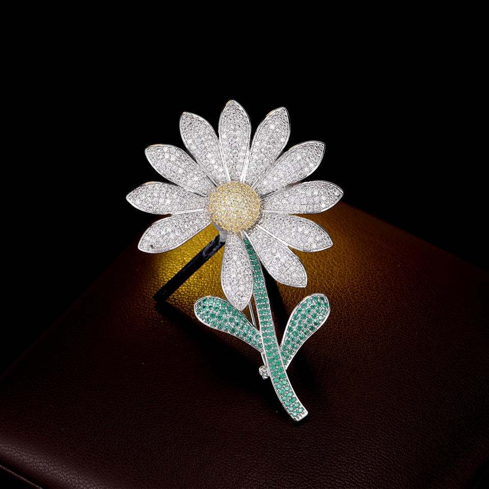 Sunflower Elegance Brooch Pin™