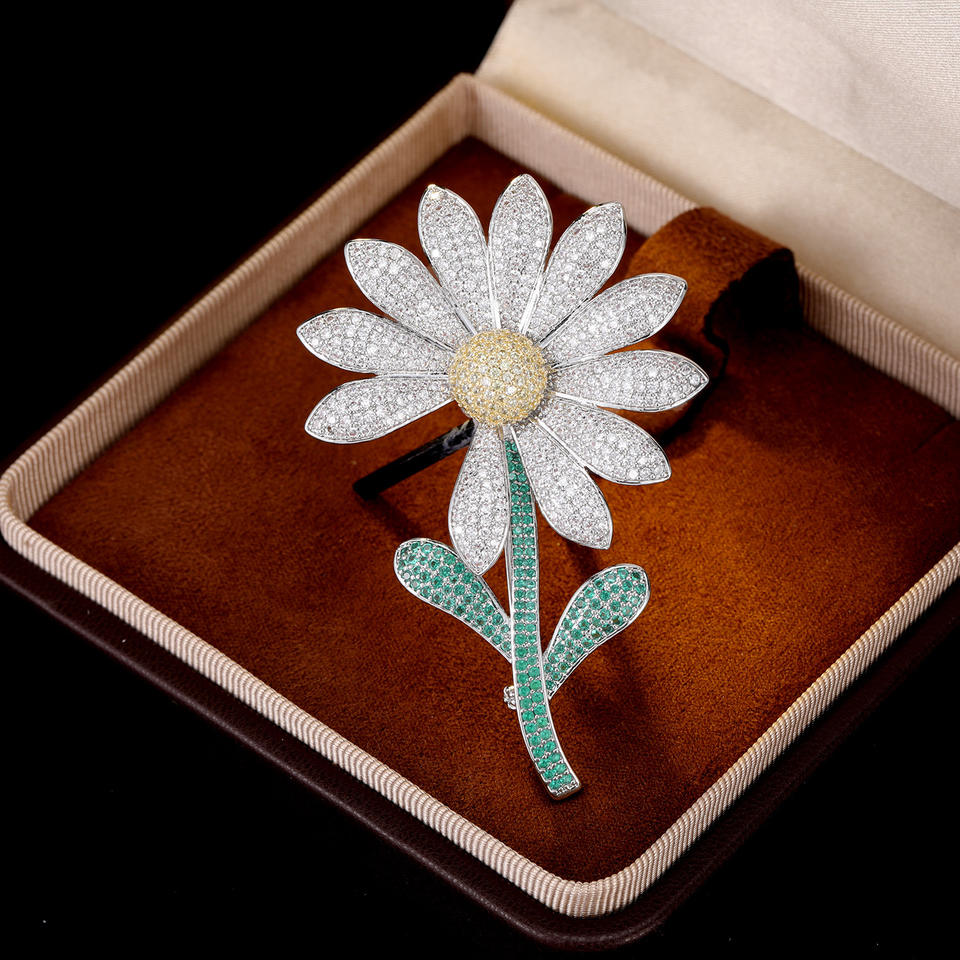 Sunflower Elegance Brooch Pin™